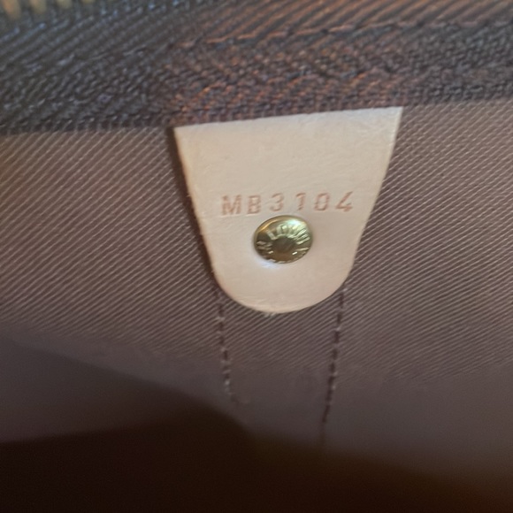 Louis Vuitton Keepall 50 monogram handheld only, no strap version - Picture 17 of 17